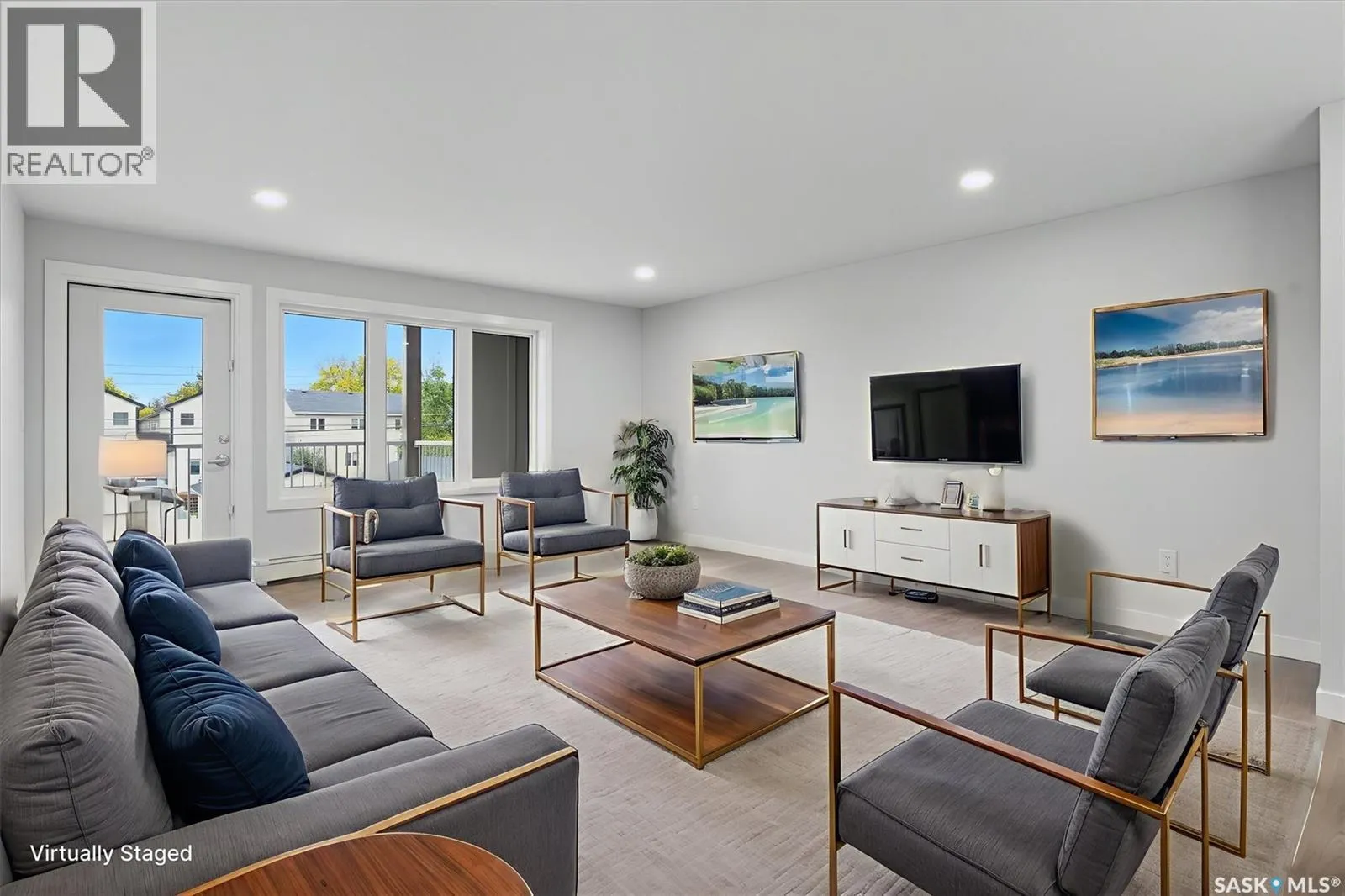 208 318 108th STREET W