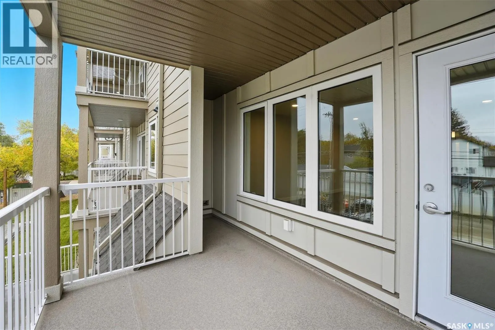 208 318 108th STREET W