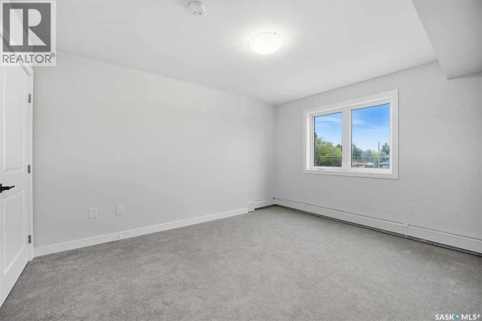 208 318 108th STREET W