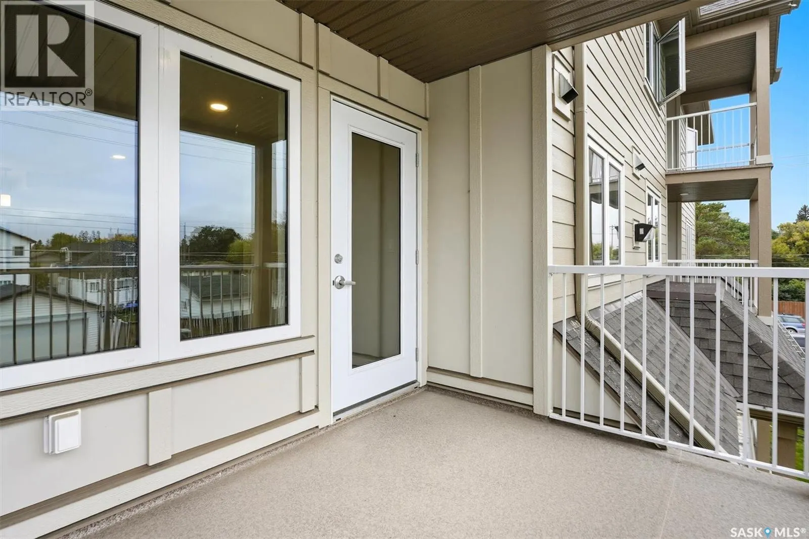 208 318 108th STREET W
