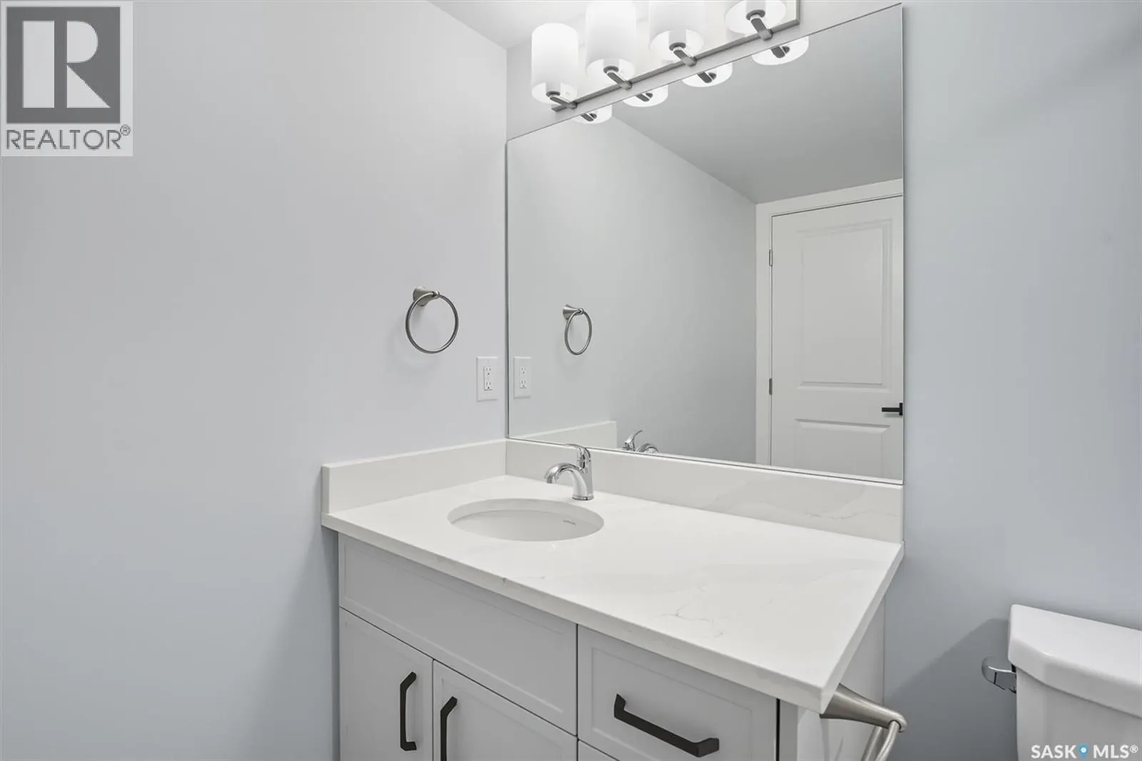 208 318 108th STREET W