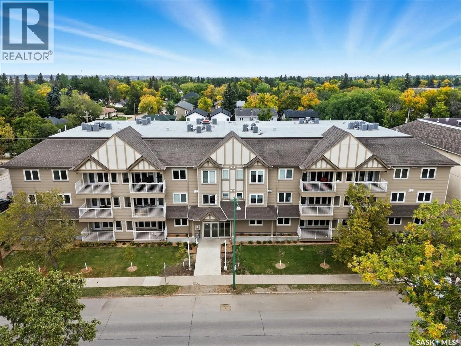 208 318 108th STREET W