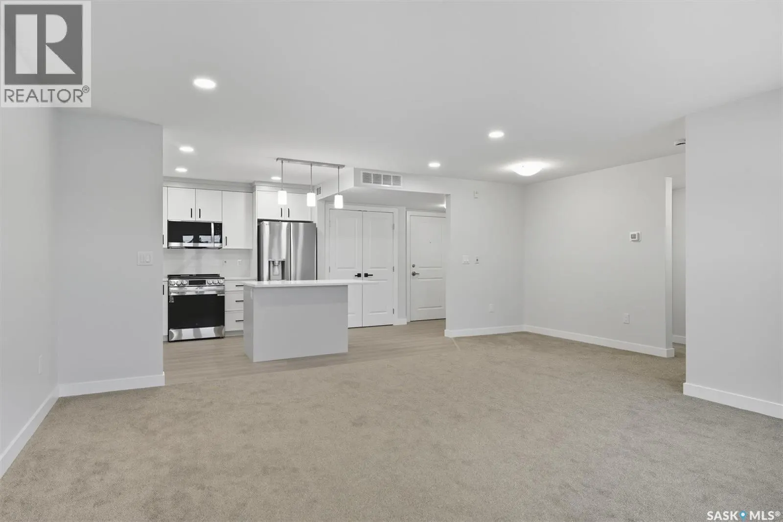 208 318 108th STREET W