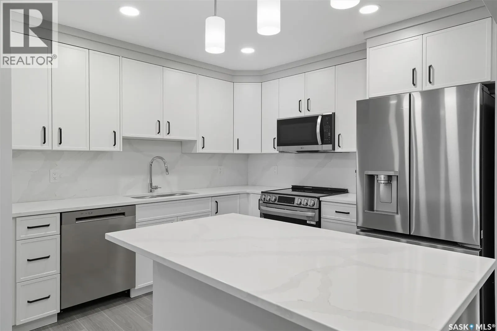 208 318 108th STREET W