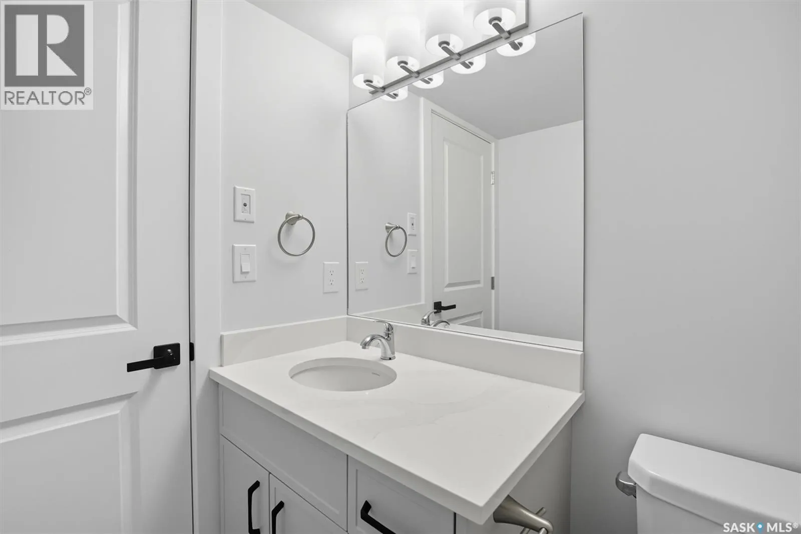 208 318 108th STREET W