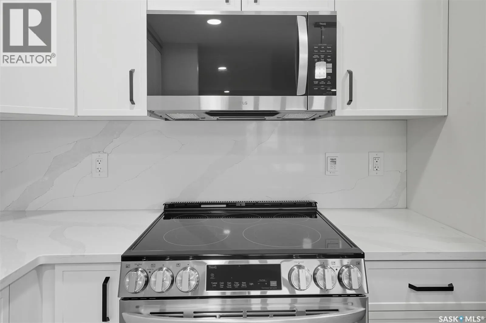 208 318 108th STREET W