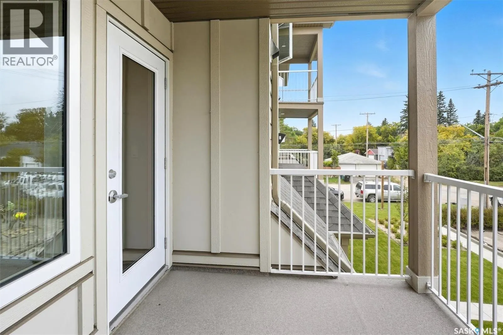 208 318 108th STREET W