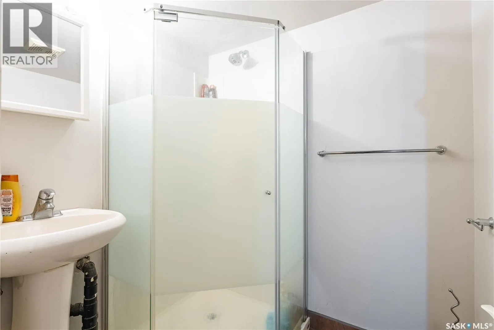 211 28TH STREET W