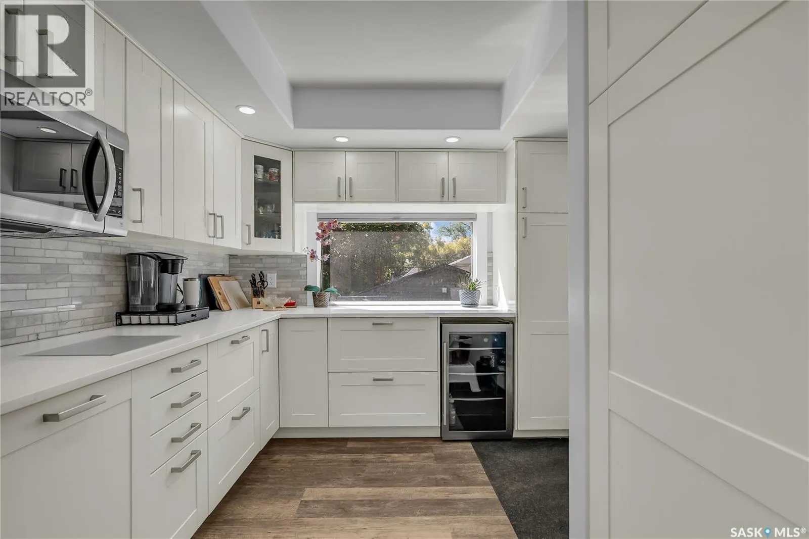 211 28TH STREET W