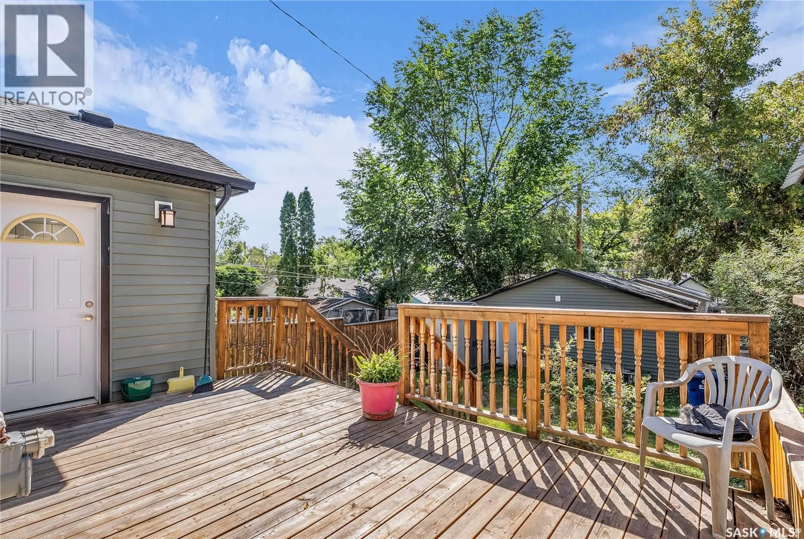 211 28TH STREET W