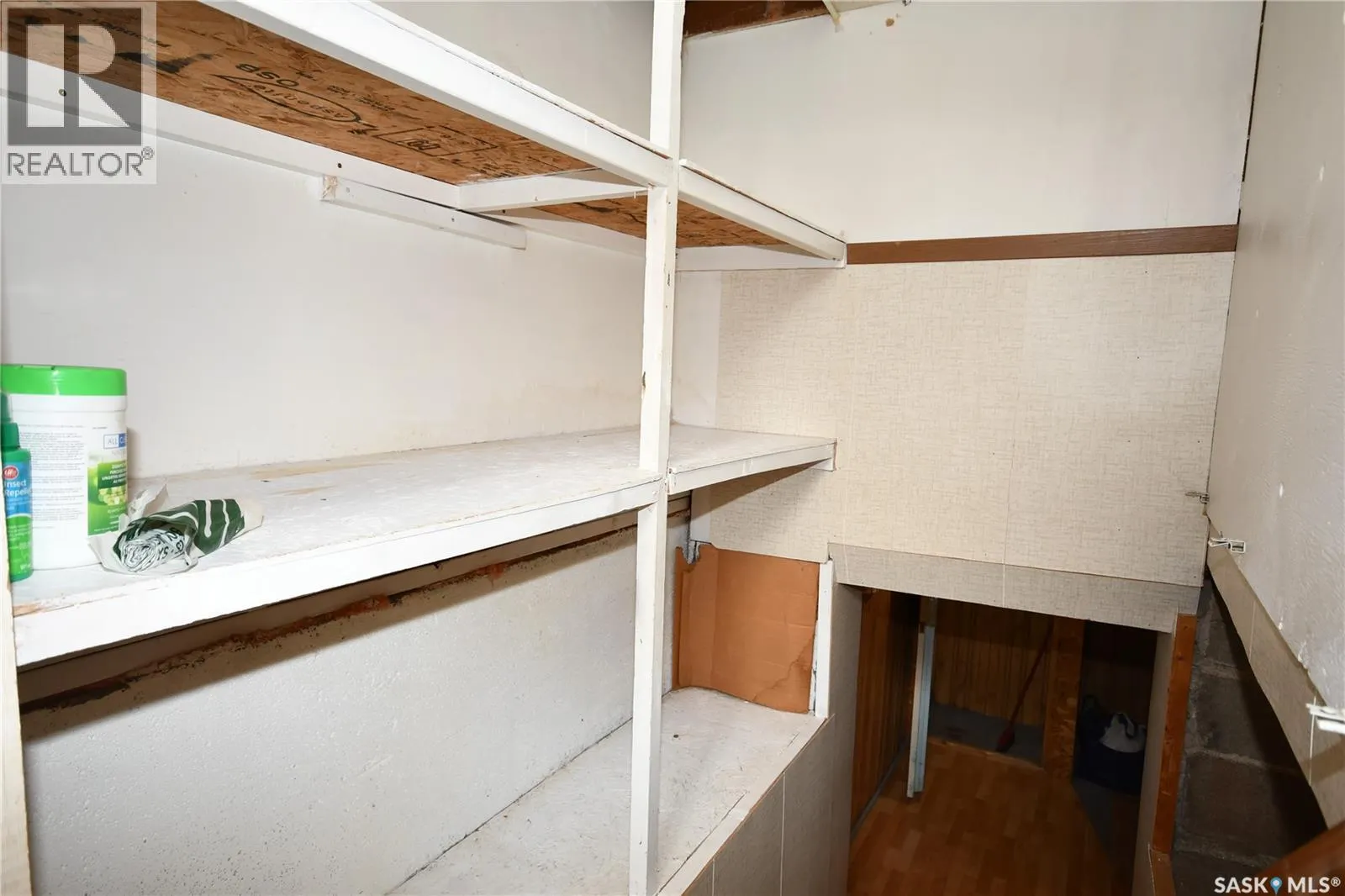 209 4th AVENUE W
