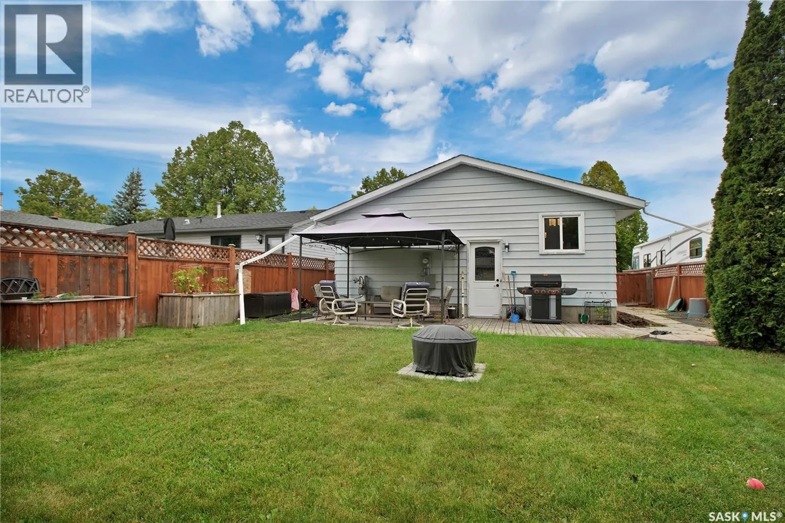 237 Lloyd CRESCENT