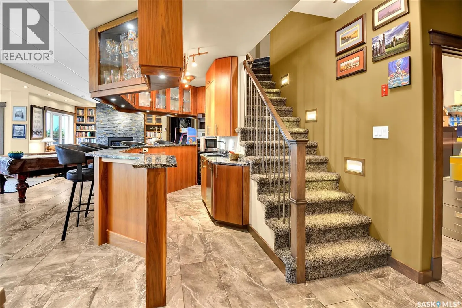 313 Lakeridge COURT