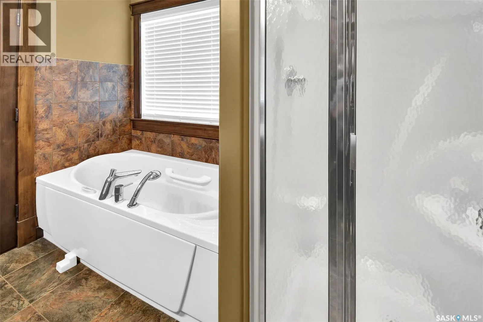 313 Lakeridge COURT