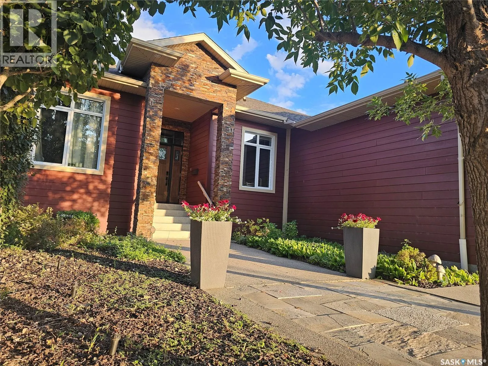 313 Lakeridge COURT