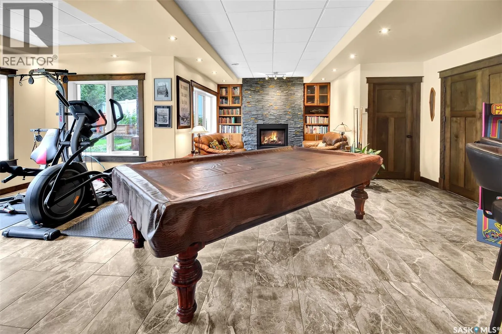 313 Lakeridge COURT