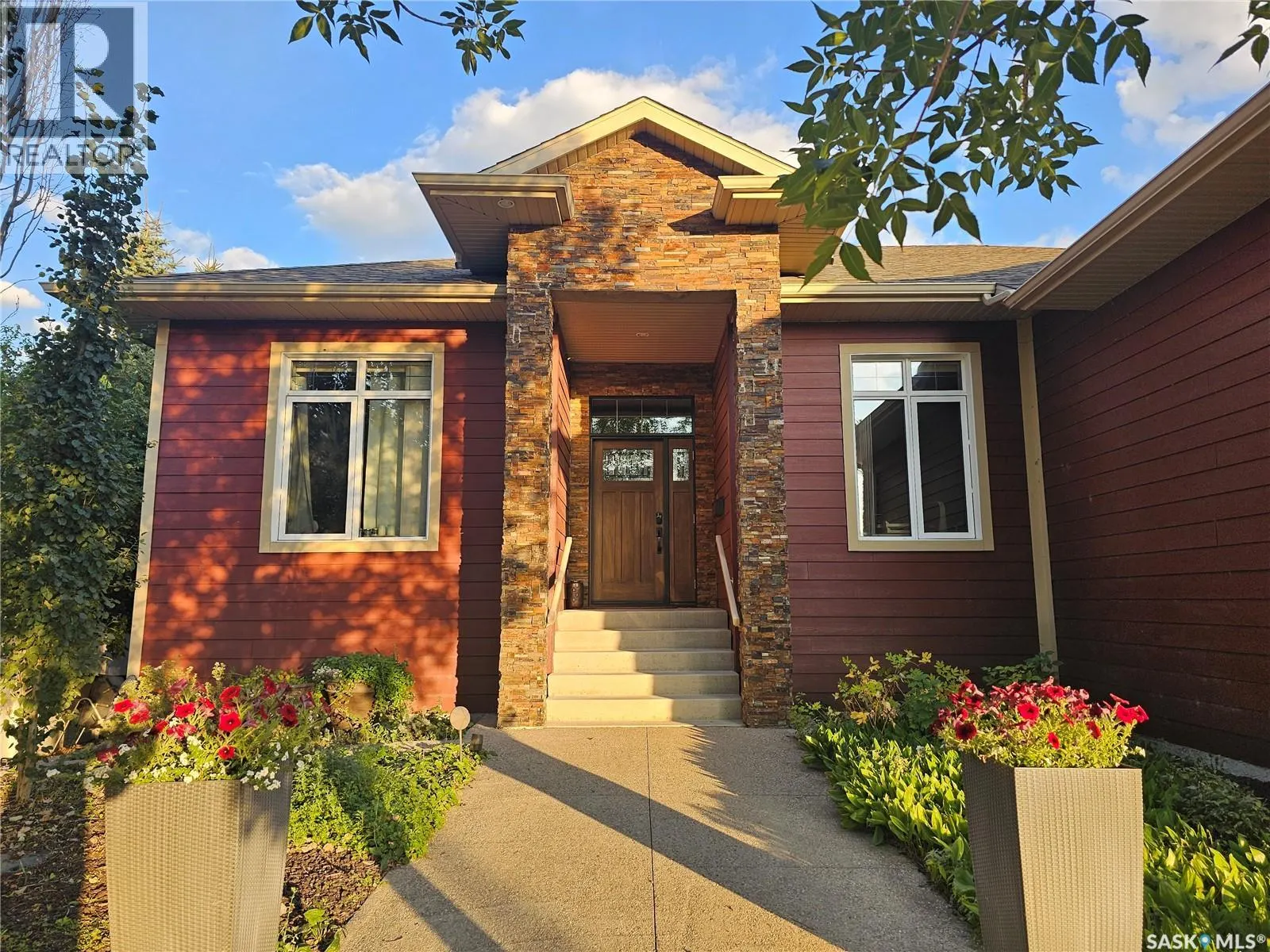 313 Lakeridge COURT