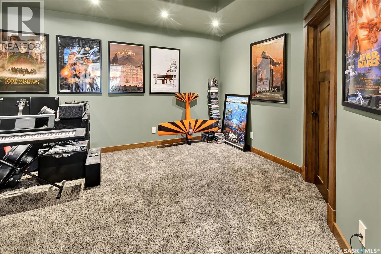 313 Lakeridge COURT