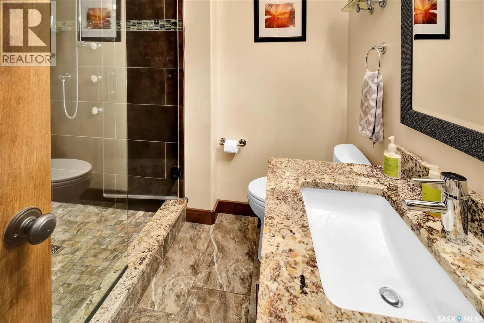313 Lakeridge COURT