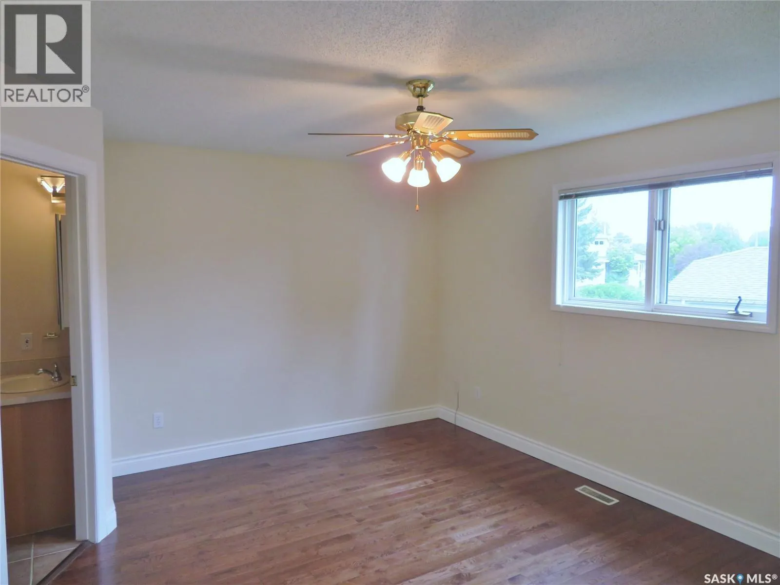 222 Keller CRESCENT