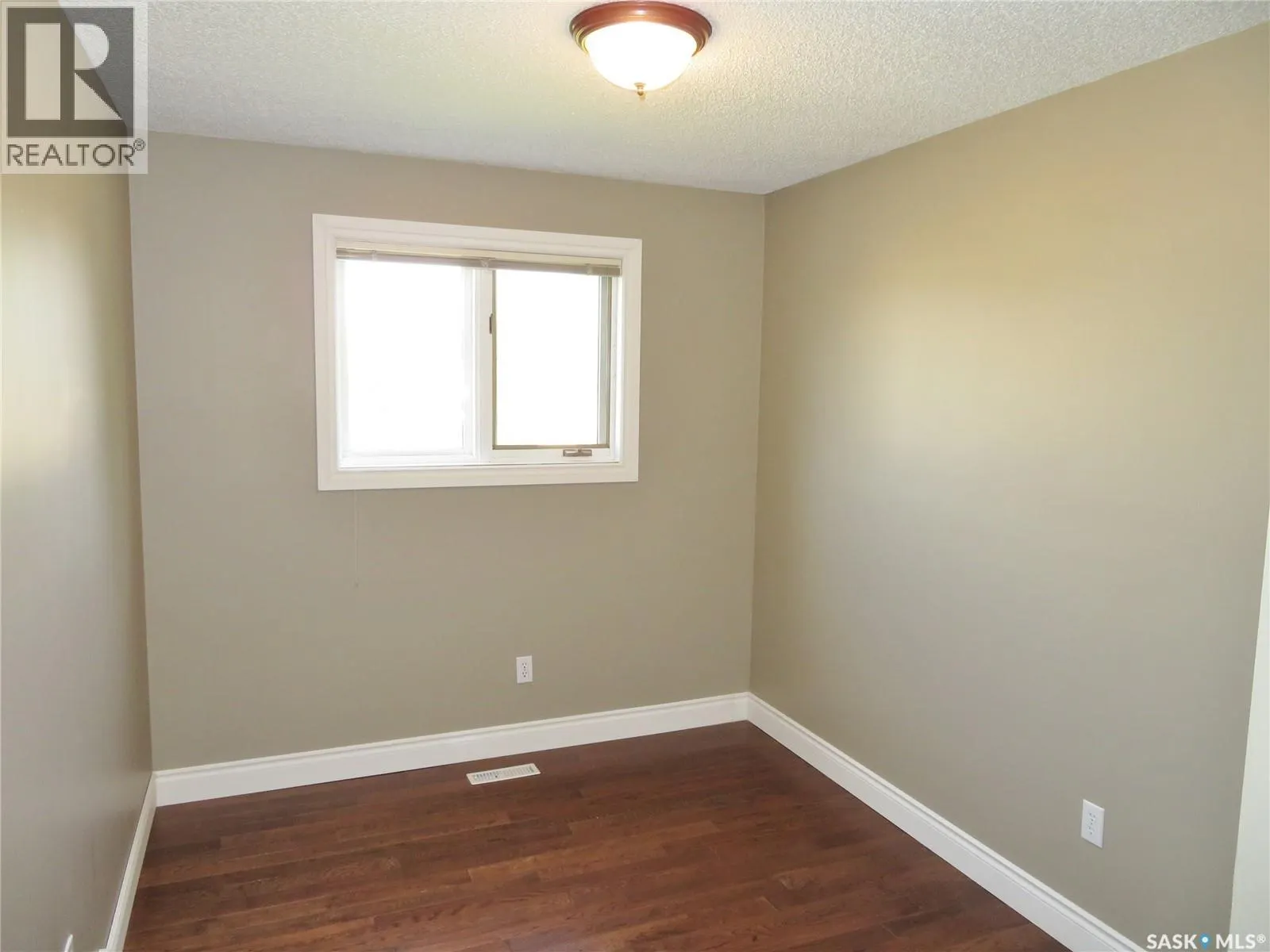 222 Keller CRESCENT