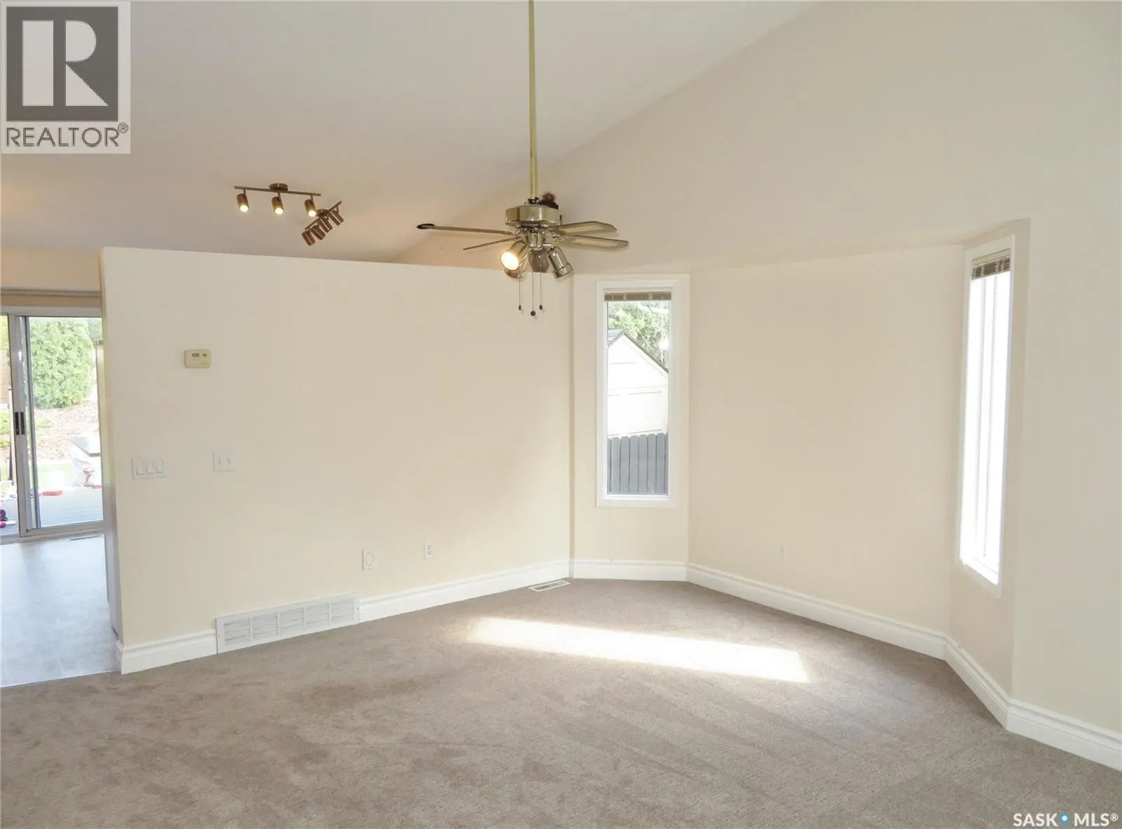 222 Keller CRESCENT