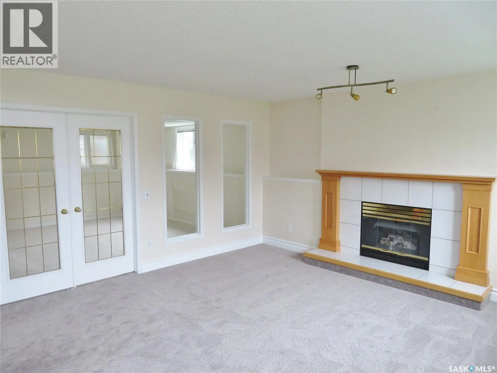 222 Keller CRESCENT