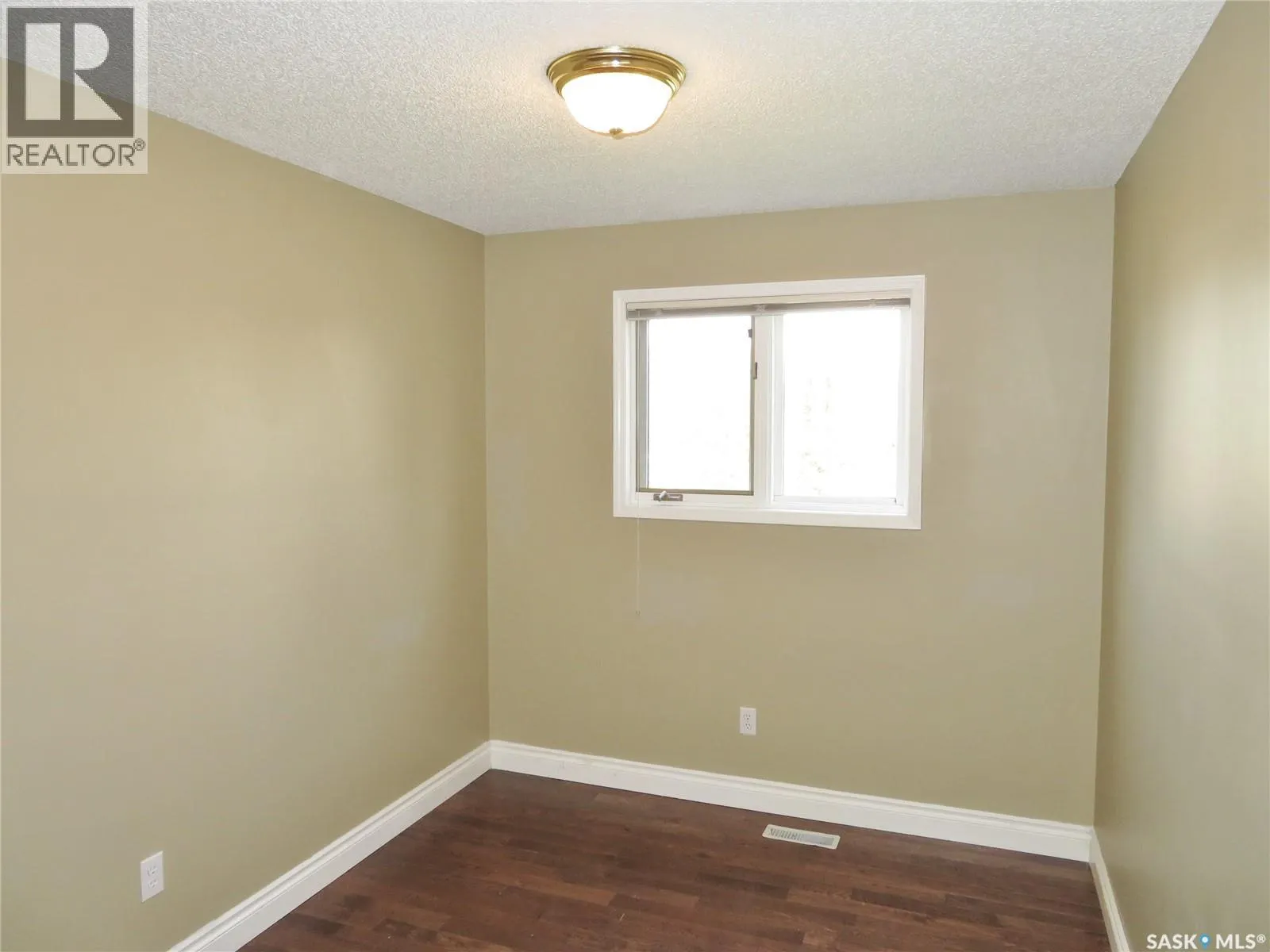 222 Keller CRESCENT