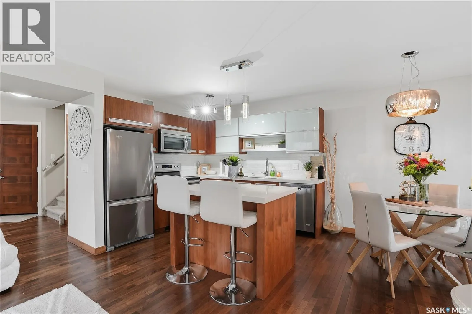706 2012 Pohorecky CRESCENT