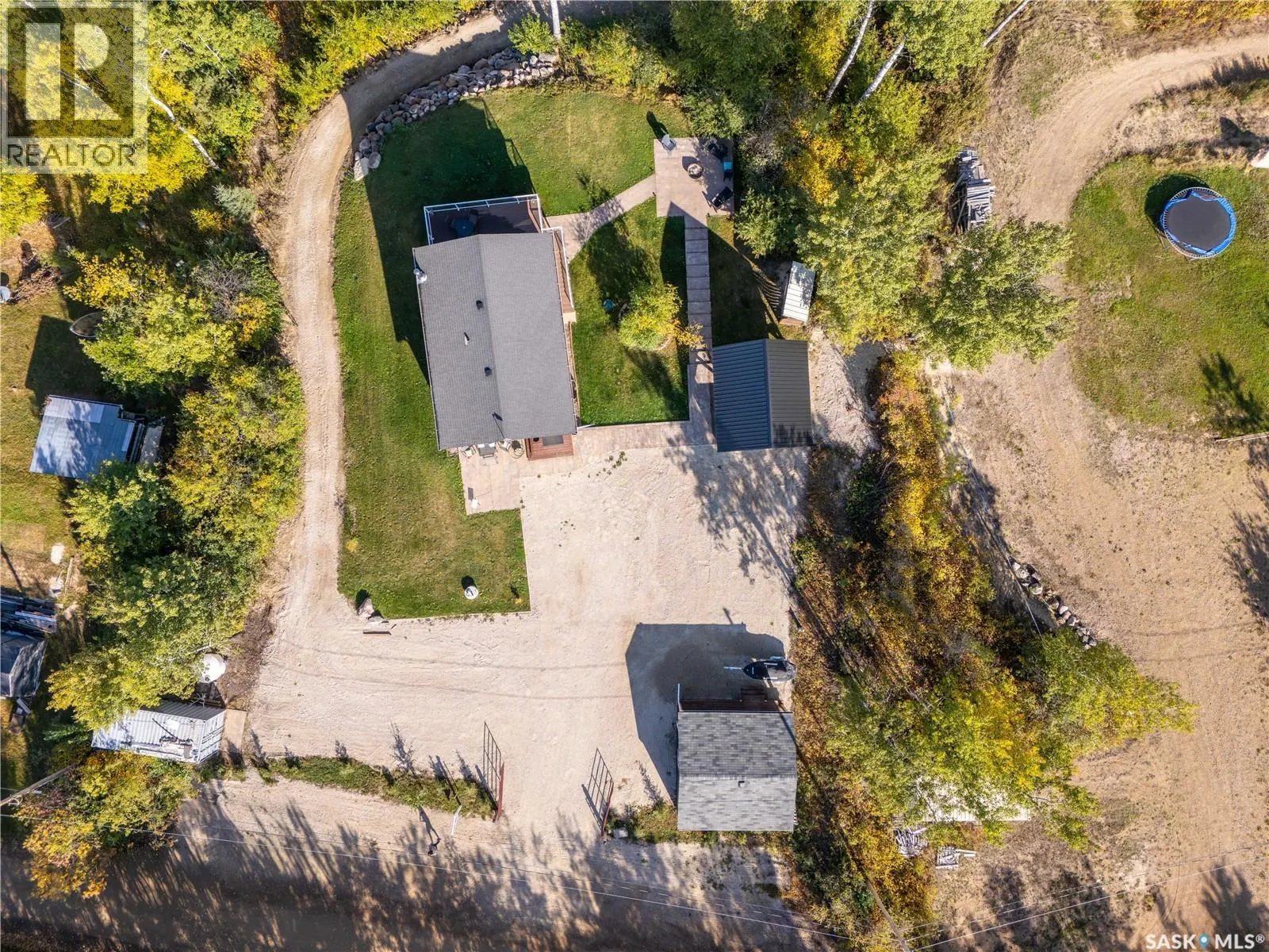 24 Lakeshore DRIVE