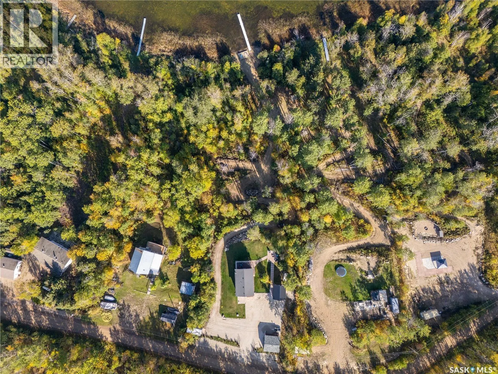 24 Lakeshore DRIVE