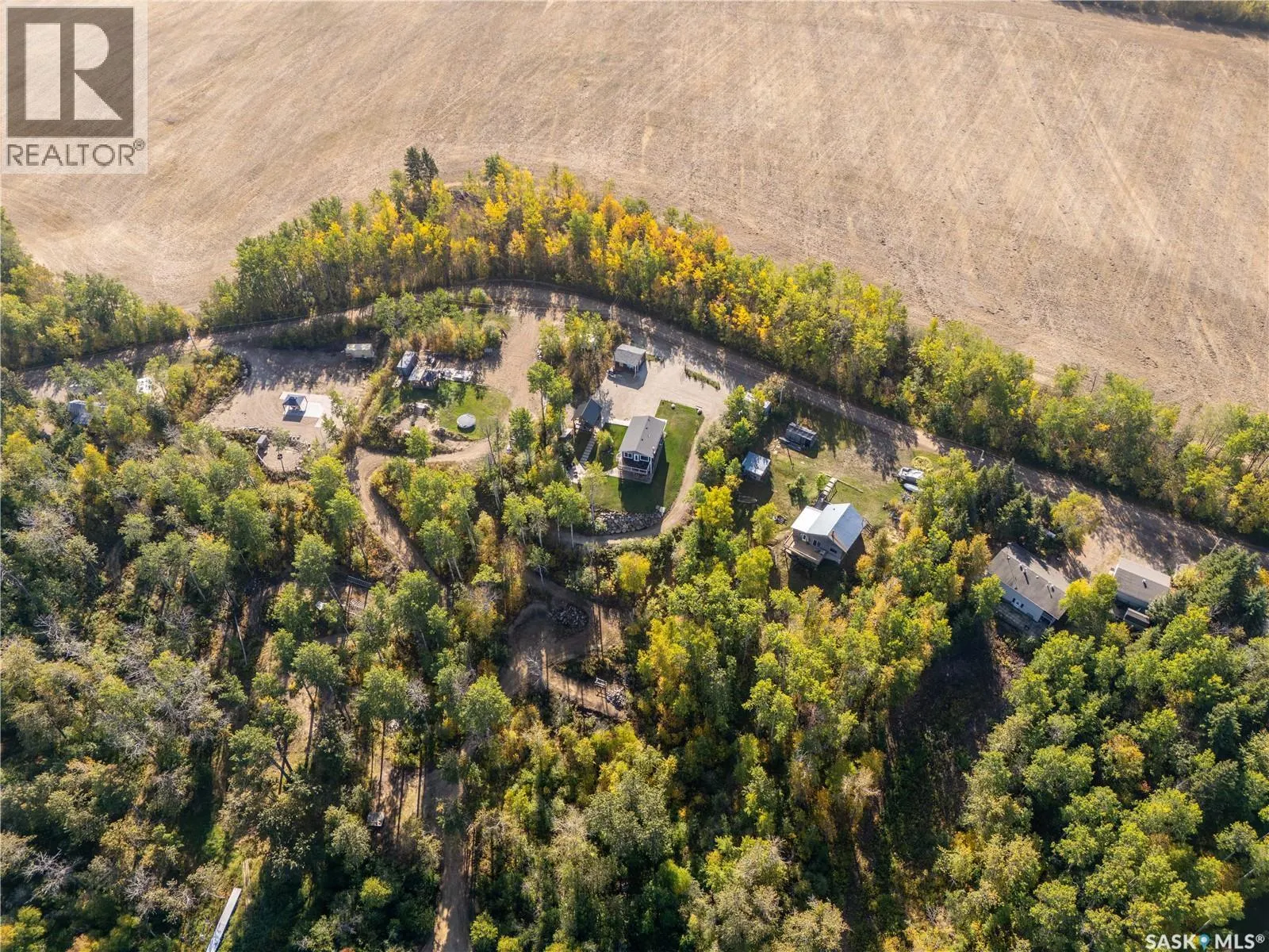 24 Lakeshore DRIVE