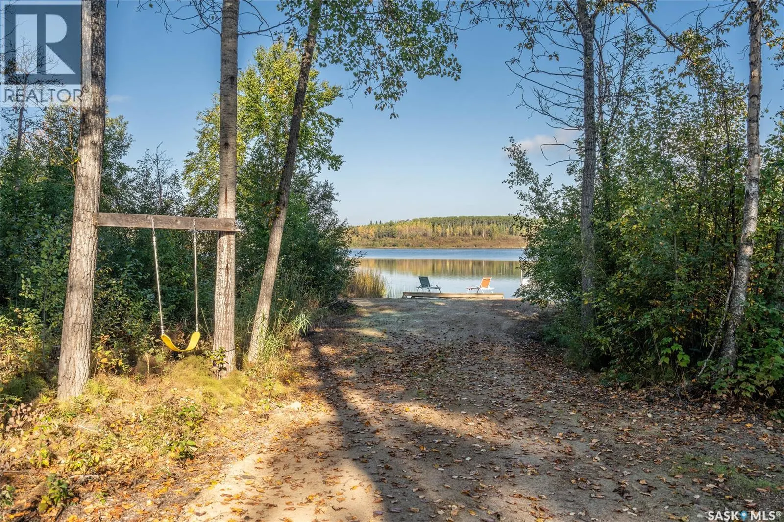 24 Lakeshore DRIVE