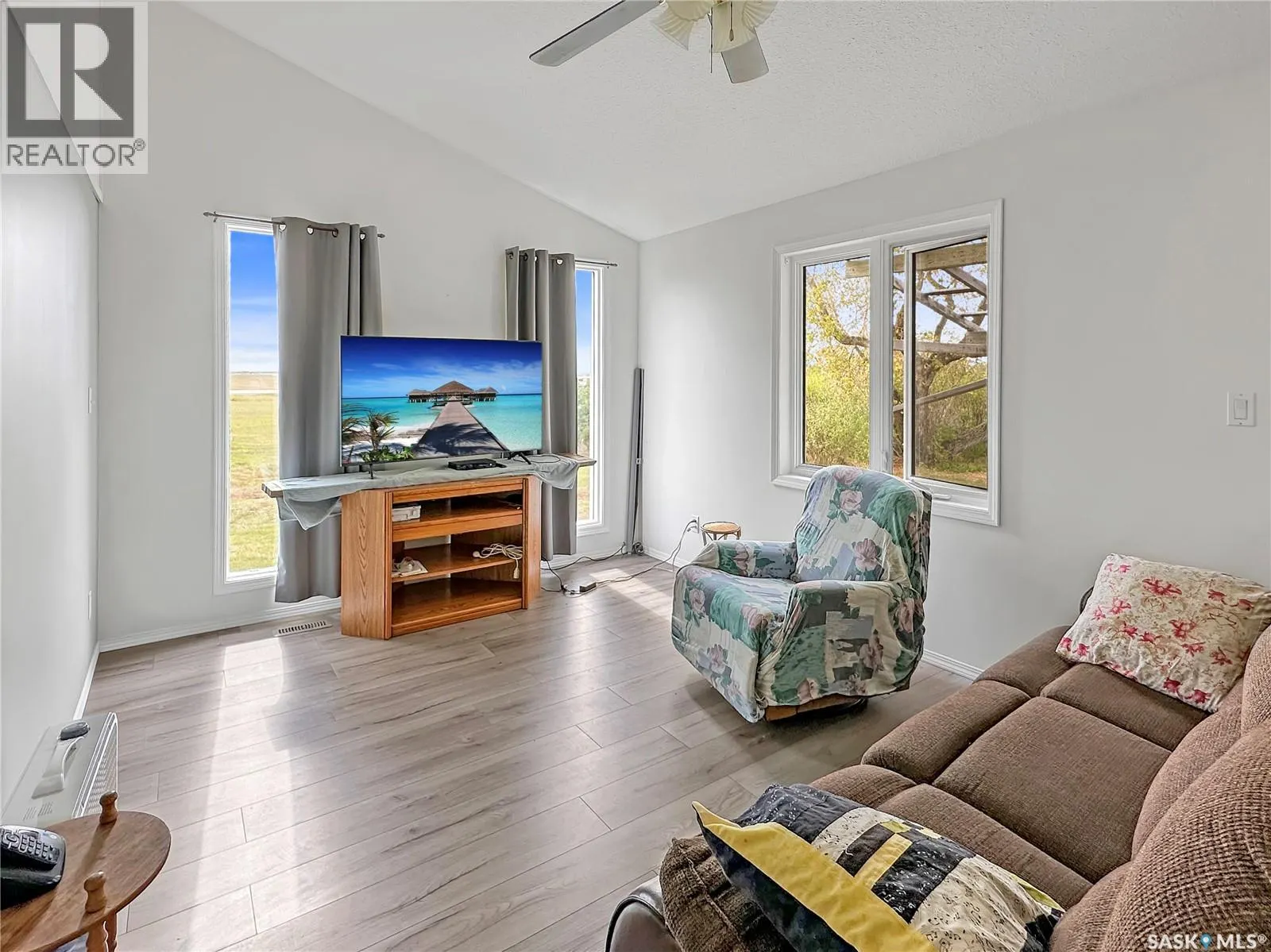 Balcarres Acreage