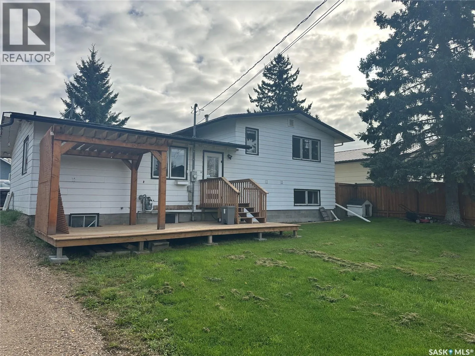 112 5th AVENUE N