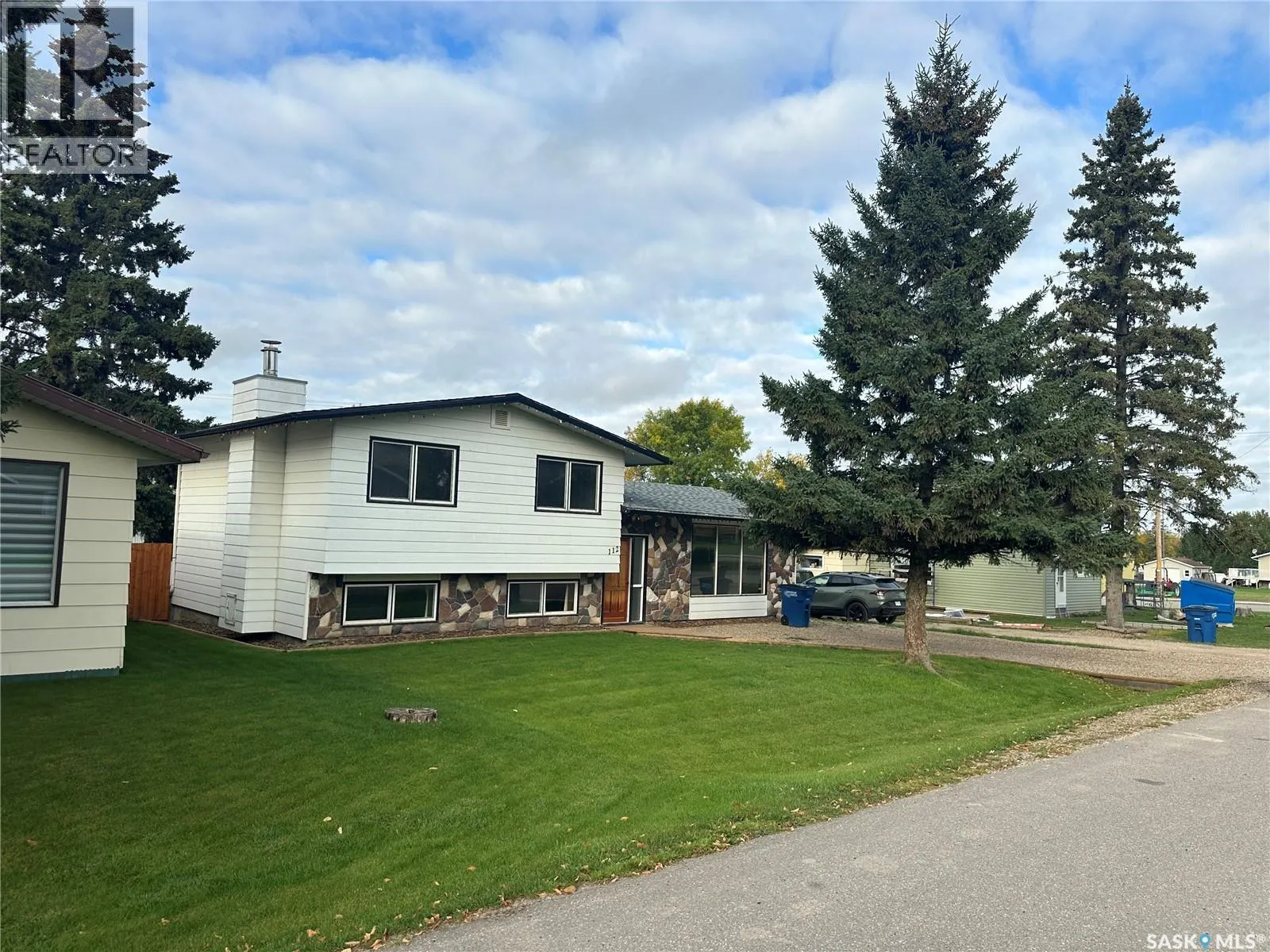 112 5th AVENUE N