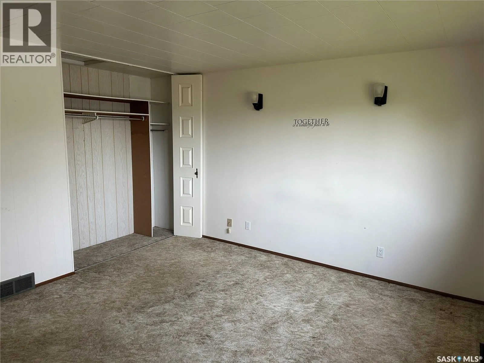112 5th AVENUE N