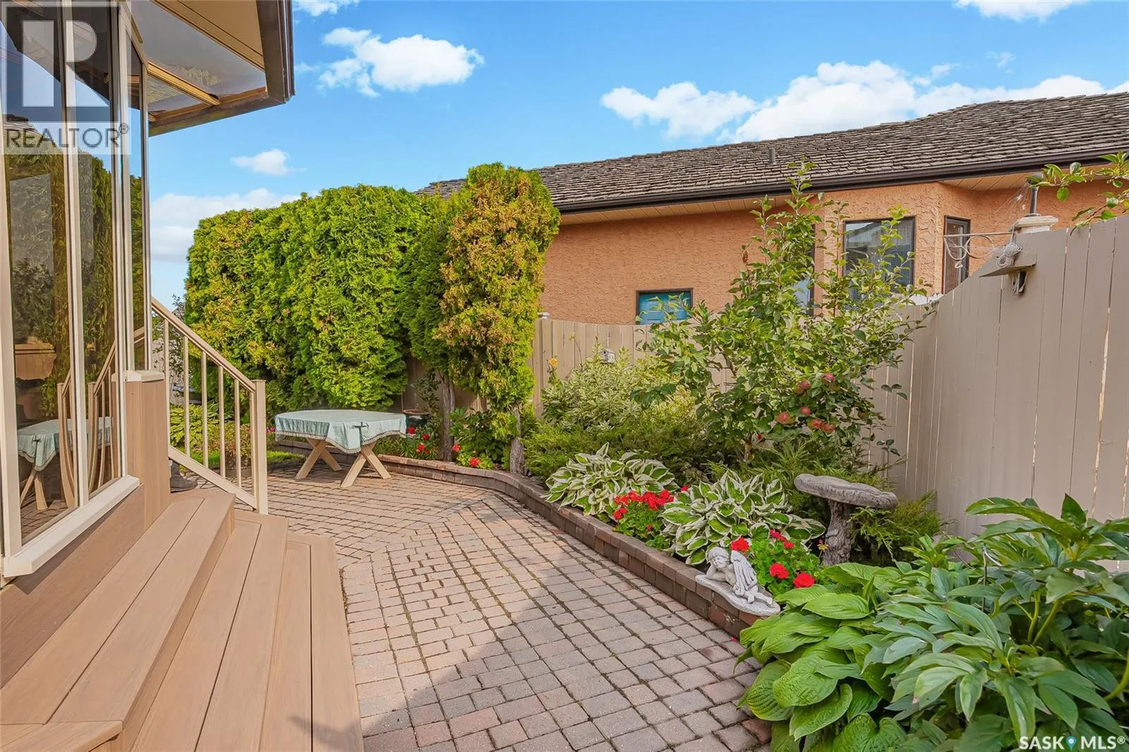 802 Braeside VIEW