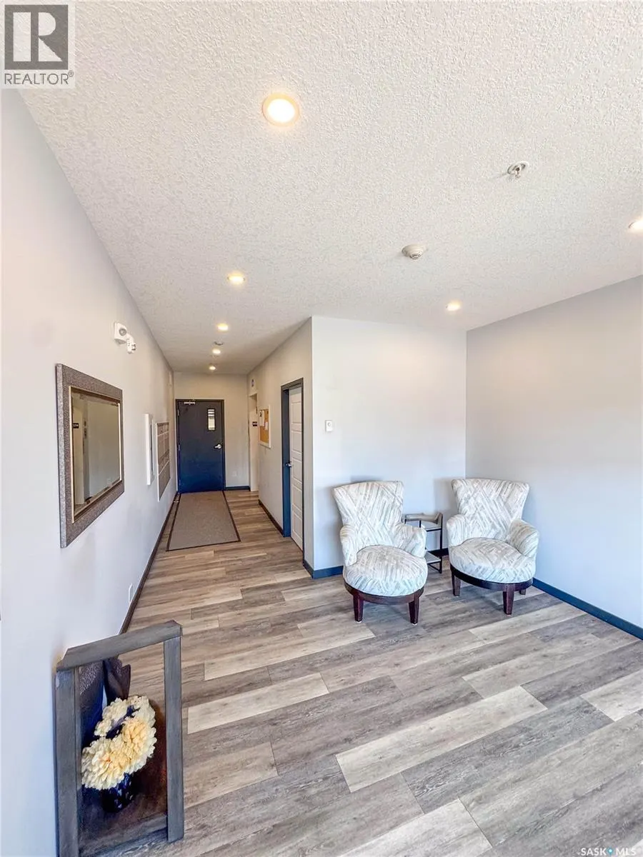 303 2641 Woodbridge DRIVE