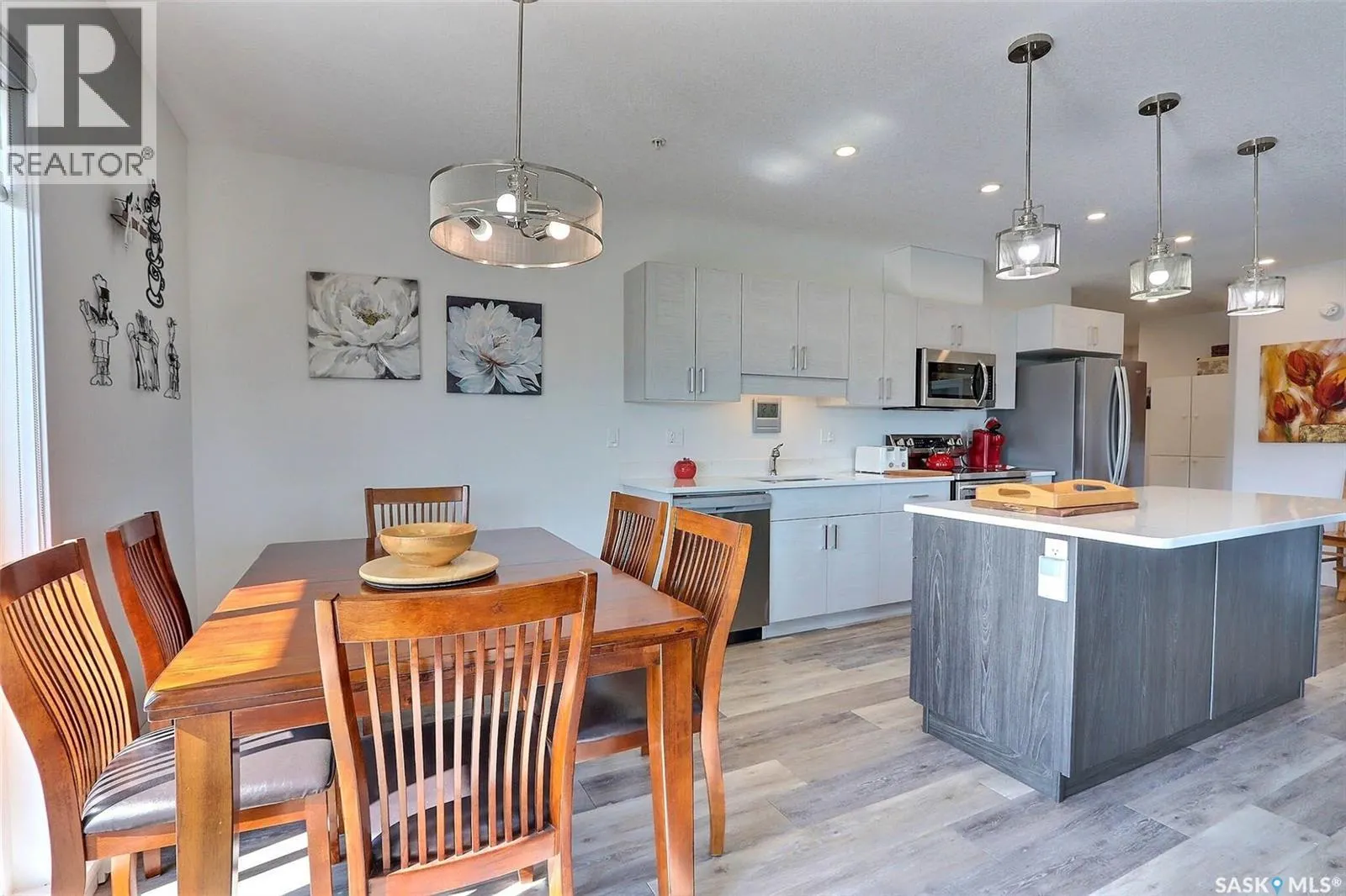 303 2641 Woodbridge DRIVE