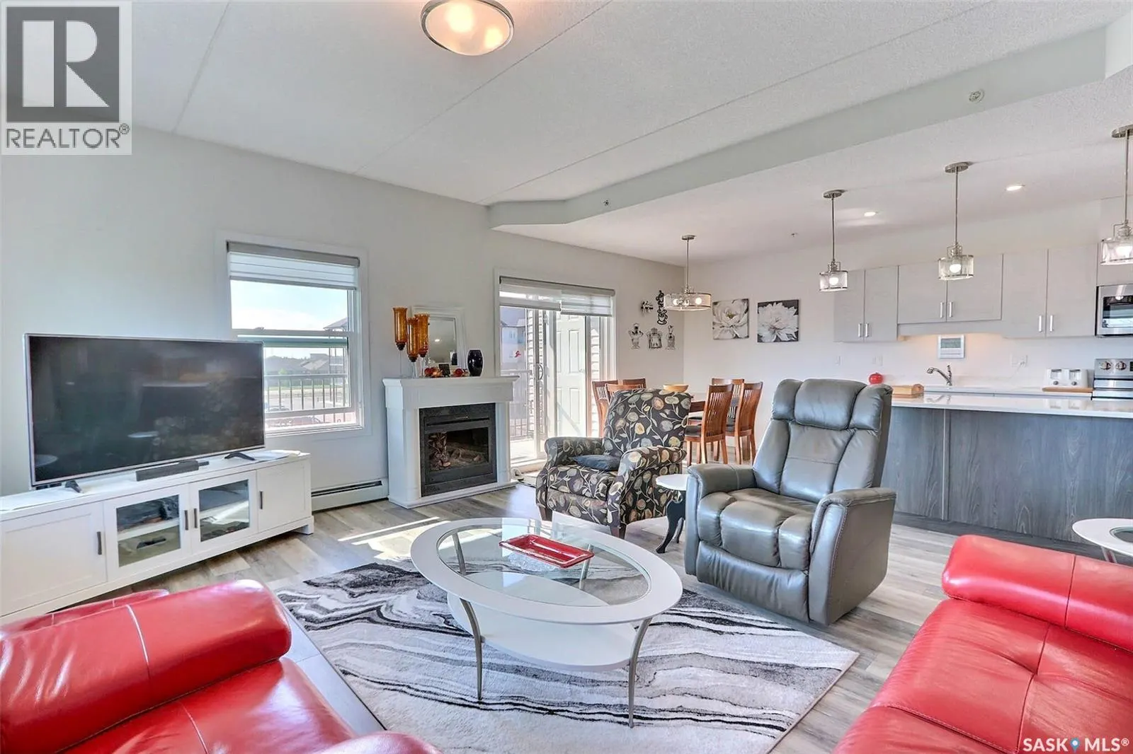 303 2641 Woodbridge DRIVE