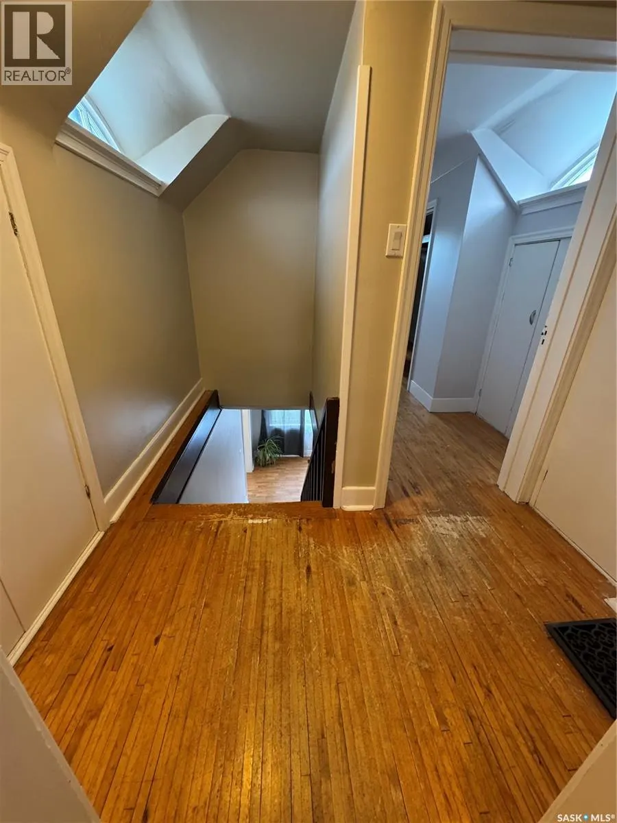 529 Albert STREET