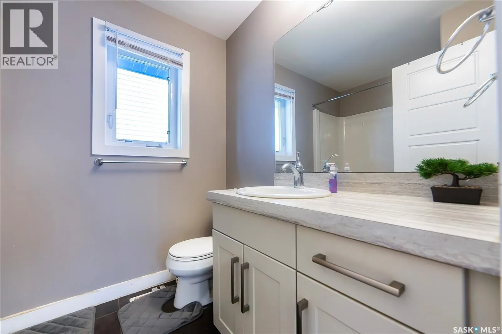 314 Palliser WAY