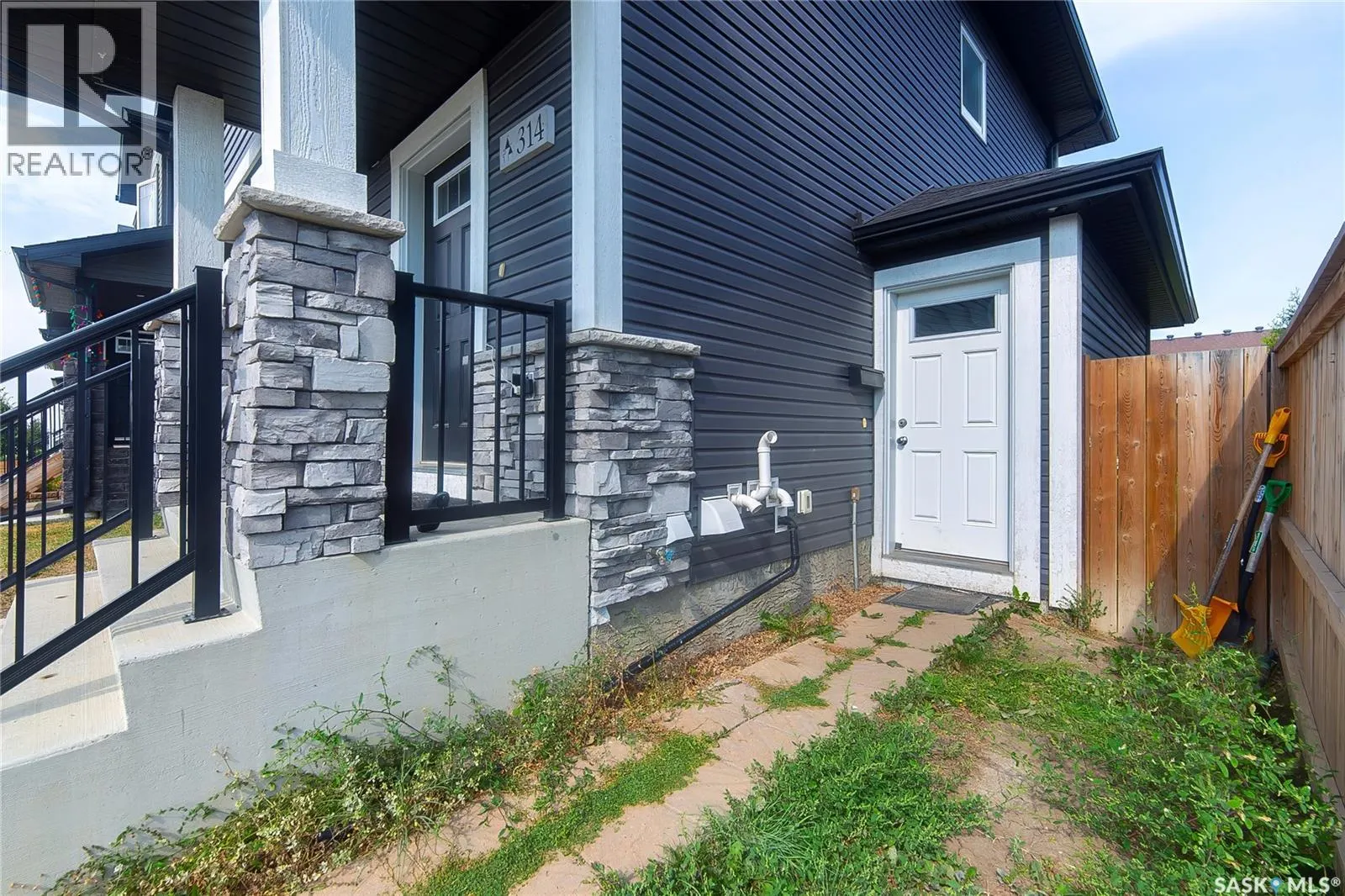 314 Palliser WAY