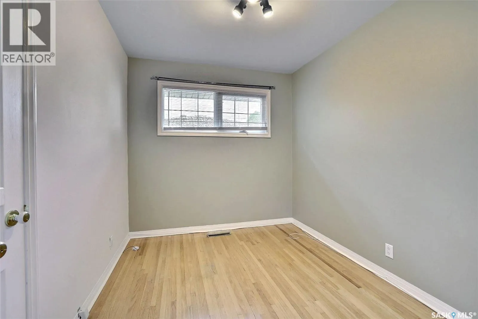 2433 Gordon ROAD