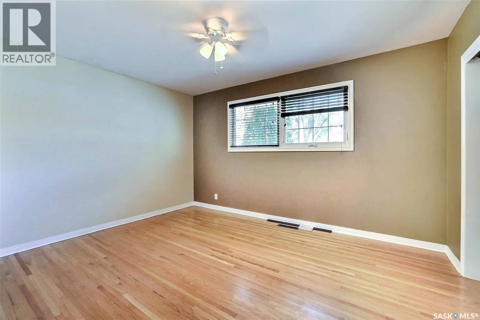 2433 Gordon ROAD