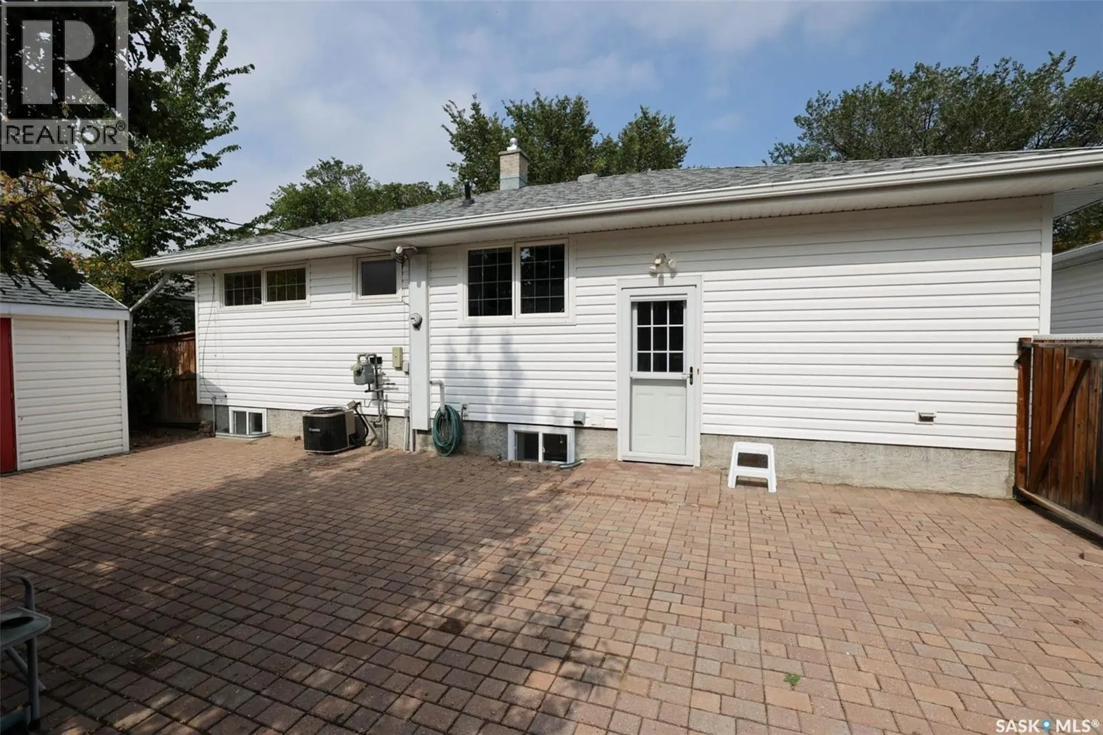 2433 Gordon ROAD