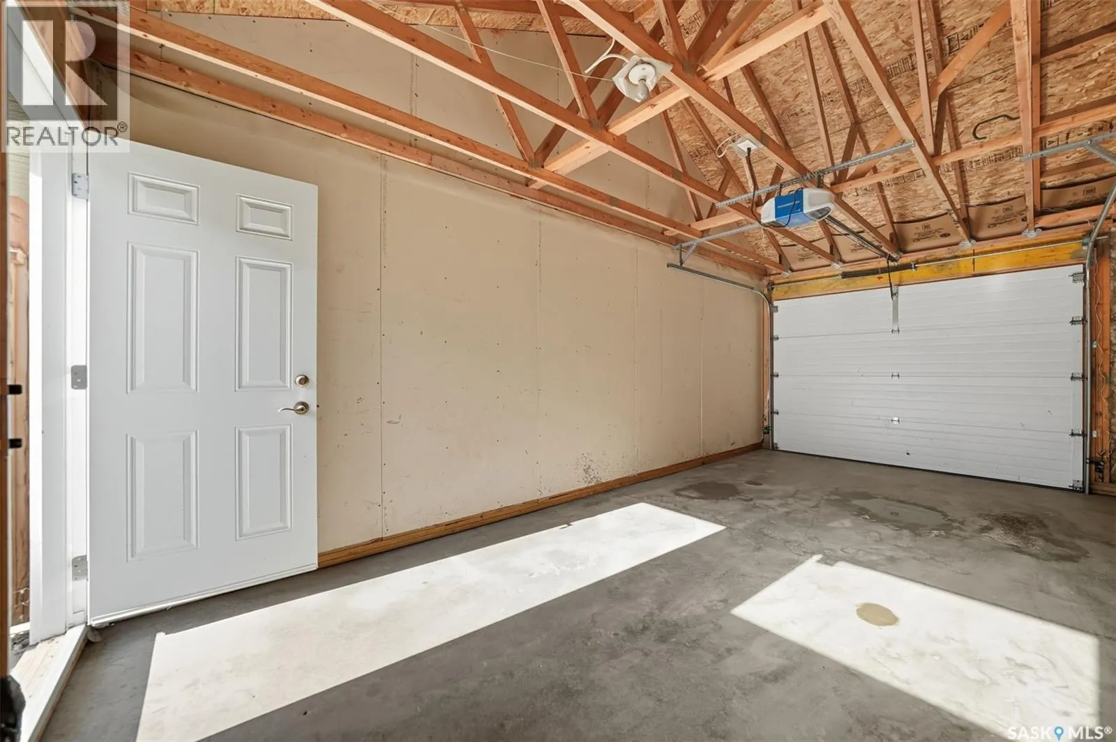 806 Stensrud ROAD