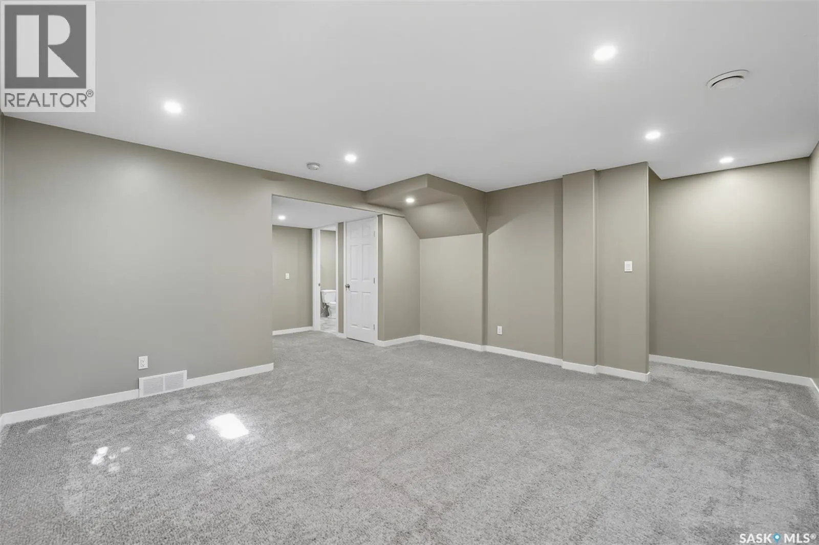 806 Stensrud ROAD