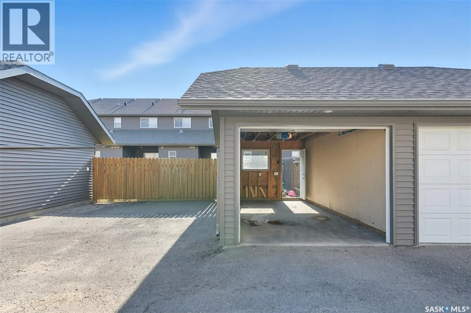 806 Stensrud ROAD